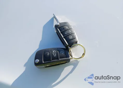 2015 Audi Q7 3.0T S Line Prestige z USA, uszkodzony, nr VIN WA1DGAFE2FD012961